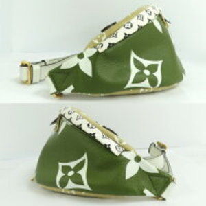 Louis Vuitton White Body Bag Bag Khaki Bum Green Beige Waist Giant